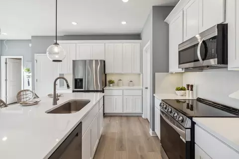 Kitchen - 5224 Luisa Ct, Saint Cloud, FL 34771 photo 3 of 6