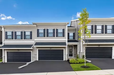 16 Melbourne Dr, Oakland, NJ 07436
