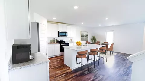 Kitchen - 209 Koslin Loop, Calera, AL 35040 photo 4 of 5