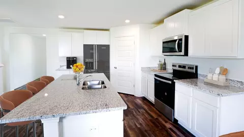 Kitchen - 209 Koslin Loop, Calera, AL 35040 photo 3 of 5