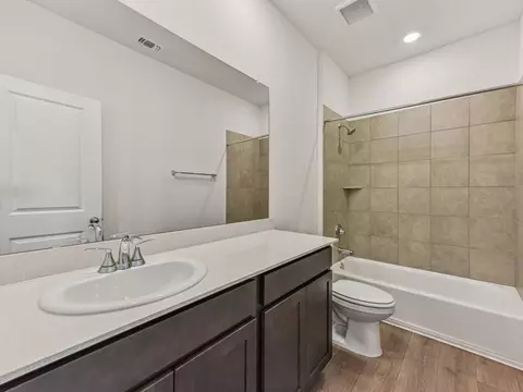102 Short Toed Swoop, Cedar Creek, TX 78612