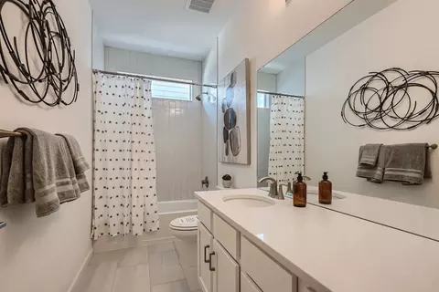 Bath - 300 Equine Rd, Berthoud, CO 80513 photo 2 of 4