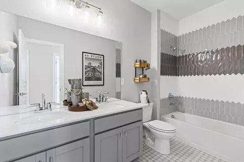 Bath - 300 Equine Rd, Berthoud, CO 80513 photo 3 of 5