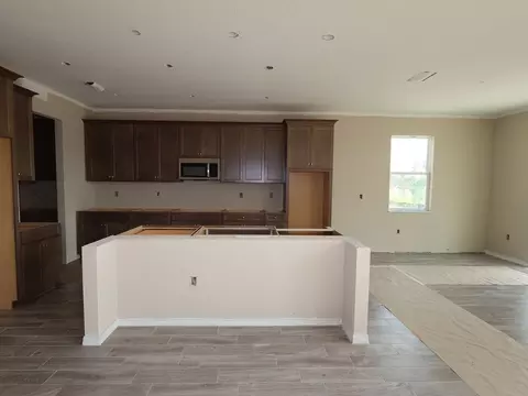 105 Northbank Ln, Spring Hill, FL 34609
