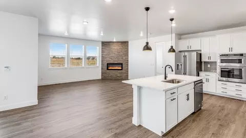 Living - 957 Andrews Crest Dr, Berthoud, CO 80513 photo 2 of 4