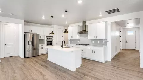 Kitchen - 957 Andrews Crest Dr, Berthoud, CO 80513 photo 1 of 1