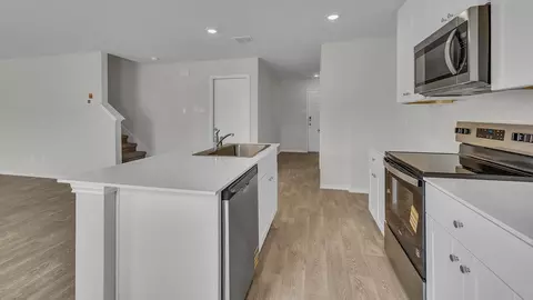 Kitchen - 2207 Gentle Rain Dr, Luling, TX 78648 photo 4 of 8