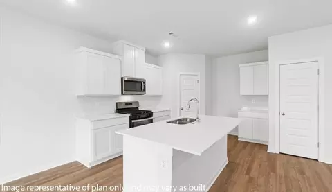 Kitchen - 1695 Ridgeview Dr, Springdale, AR 72762 photo 2 of 6