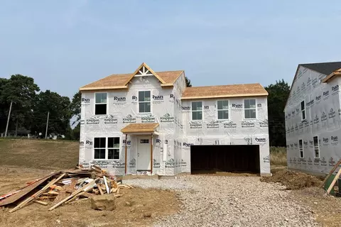 3719 Alumina Dr, Norton, OH 44203