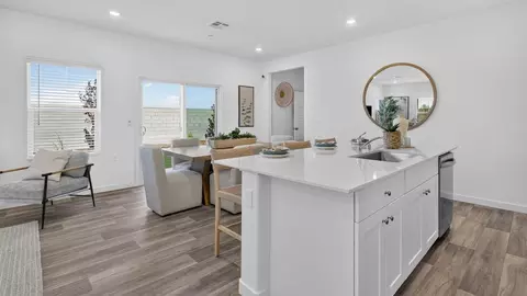 Kitchen - 5446 Calle Abrigada, Bakersfield, CA 93311 photo 2 of 5