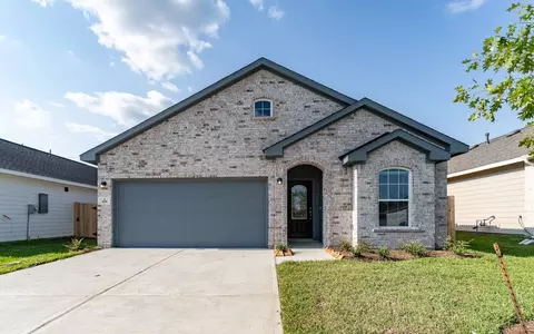426 Monarch Trl, Huntsville, TX 77320