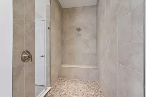 Bath - 10908 Spring Sapling Cir, Parrish, FL 34219 photo 3 of 9