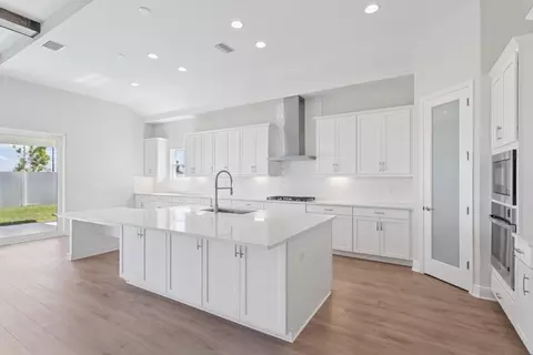 Kitchen - 10908 Spring Sapling Cir, Parrish, FL 34219 photo 2 of 4