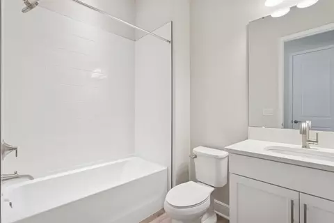 Bath - 10908 Spring Sapling Cir, Parrish, FL 34219 photo 8 of 9