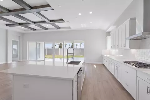 Kitchen - 10908 Spring Sapling Cir, Parrish, FL 34219 photo 5 of 7