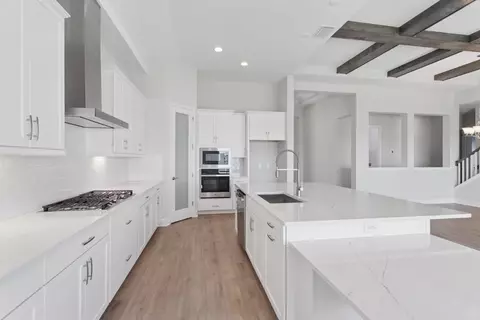 Kitchen - 10908 Spring Sapling Cir, Parrish, FL 34219 photo 4 of 7
