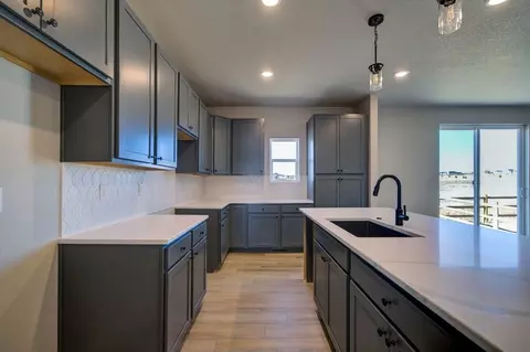 Kitchen - 13502 Arriba Dr, Peyton, CO 80831 photo 2 of 5