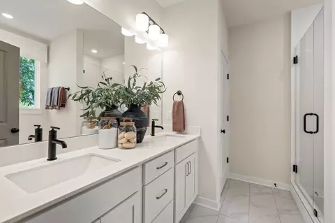 Bath - 3420 Winterfell Dr, Murfreesboro, TN 37129 photo 10 of 10