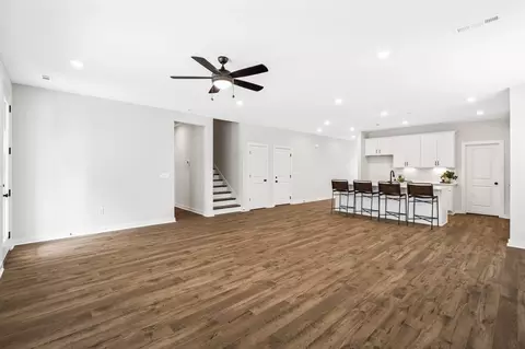 Living - 3420 Winterfell Dr, Murfreesboro, TN 37129 photo 3 of 7