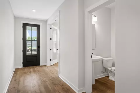 Entry Way - 3420 Winterfell Dr, Murfreesboro, TN 37129 photo 1 of 4
