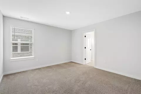 Bedroom - 3420 Winterfell Dr, Murfreesboro, TN 37129 photo 4 of 6
