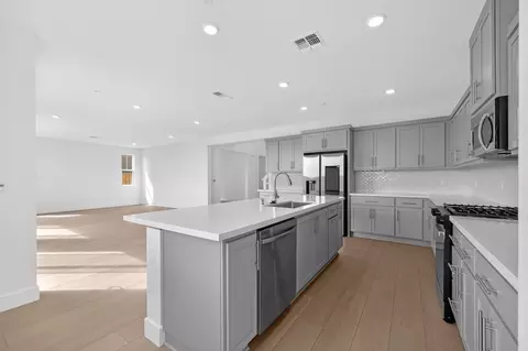 Kitchen - 2897 Dapper St, Tracy, CA 95377 photo 2 of 8