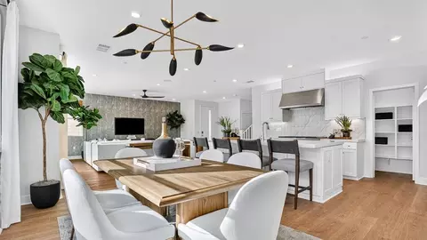 Dining - Magic Mtn Pkwy & Commerce Ctr D, Valencia, CA 91381 photo 1 of 2