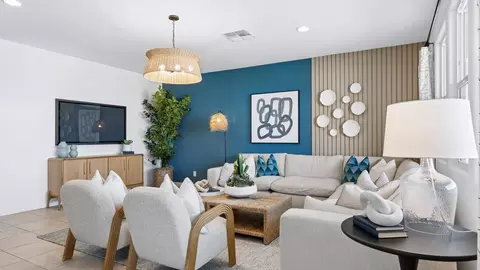 Living - 2667 W Sentiero Ave, Apache Junction, AZ 85120 photo 2 of 4