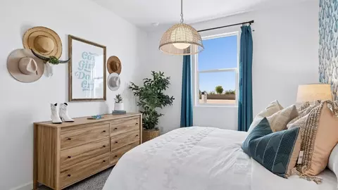 Bedroom - 2667 W Sentiero Ave, Apache Junction, AZ 85120 photo 6 of 19