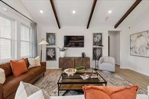 Living - 377 Four Seasons Loop, Delaware, OH 43015 photo 2 of 2