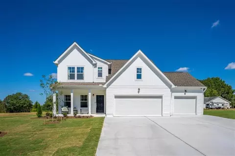 60 Oak Meadow Ln, Angier, NC 27501