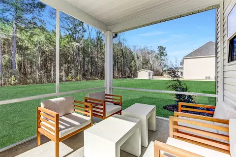 Exterior - 401 Nottely Dr, Temple, GA 30179 photo 9 of 21