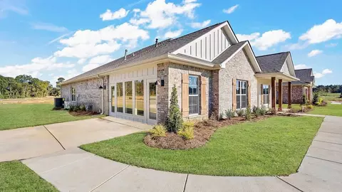 Exterior - 118 Woodgate Blvd, Canton, MS 39046 photo 3 of 7