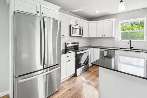 Kitchen - Perry Lake Drive, Perry, MI 48872 photo 4 of 7