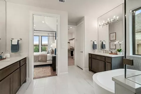 Bath - 2000 Chapel Bridge Ct, Katy, TX 77493 photo 3 of 3