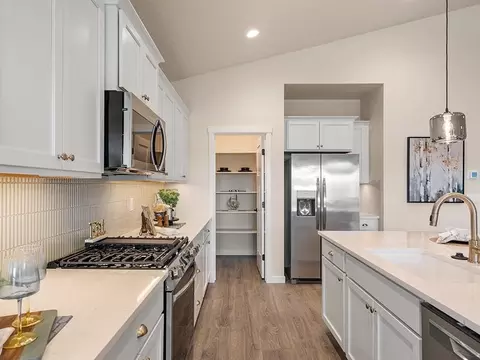 Kitchen - 7637 Edison St, Nampa, ID 83687 photo 4 of 6