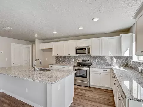 Kitchen - 7637 Edison St, Nampa, ID 83687 photo 3 of 6