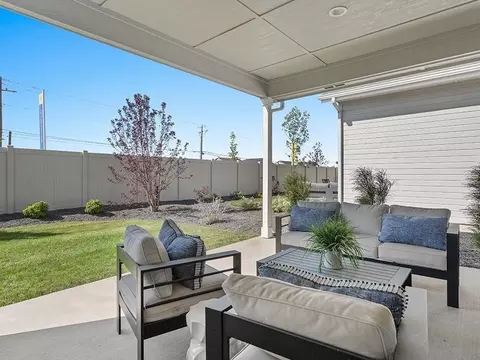 Exterior - 7637 Edison St, Nampa, ID 83687 photo 9 of 10