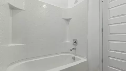 Bath - 9852 E Gray Hawk Dr, Tucson, AZ 85730 photo 3 of 8