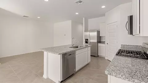 Kitchen - 9852 E Gray Hawk Dr, Tucson, AZ 85730 photo 5 of 10