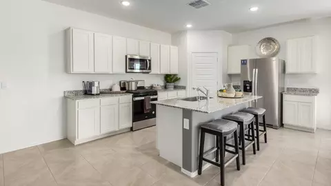 Kitchen - 9852 E Gray Hawk Dr, Tucson, AZ 85730 photo 6 of 10