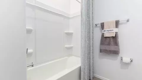 Bath - 9852 E Gray Hawk Dr, Tucson, AZ 85730 photo 7 of 8