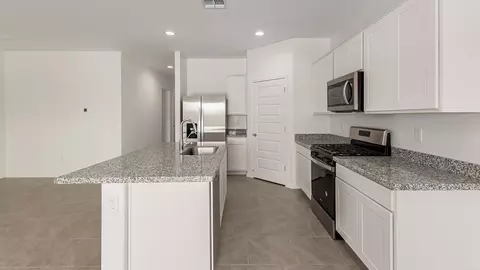 Kitchen - 9852 E Gray Hawk Dr, Tucson, AZ 85730 photo 2 of 10