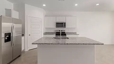 Kitchen - 9852 E Gray Hawk Dr, Tucson, AZ 85730 photo 4 of 10