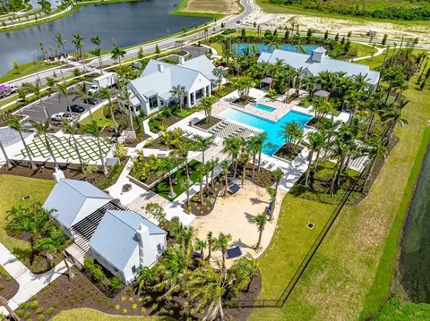 View/Area - 11536 Gleaming Ter, Venice, FL 34293 photo 3 of 6