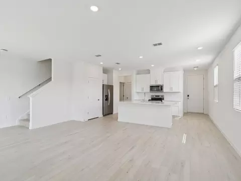Living - 39 Rangeline Dr, Saint Augustine, FL 32092 photo 2 of 4