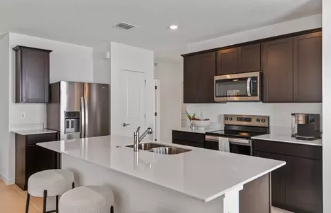 Kitchen - 16837 Harmony River Ln, Parrish, FL 34219 photo 3 of 5