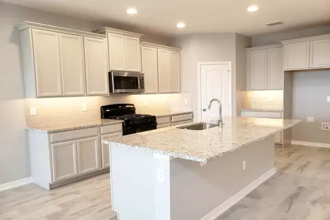 Kitchen - 5043 Prairie Preserve Run, Saint Cloud, FL 34772 photo 2 of 5