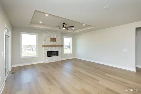 8212 Mahon Ct, Johnston, IA 50131