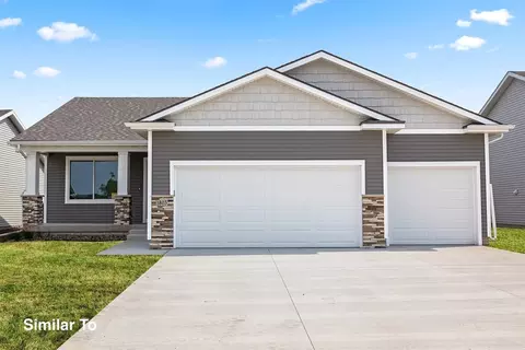 1104 Featherstone Ave NE, Bondurant, IA 50035